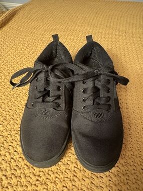 Heelys Pro 20 skate shoes Kids Size 3